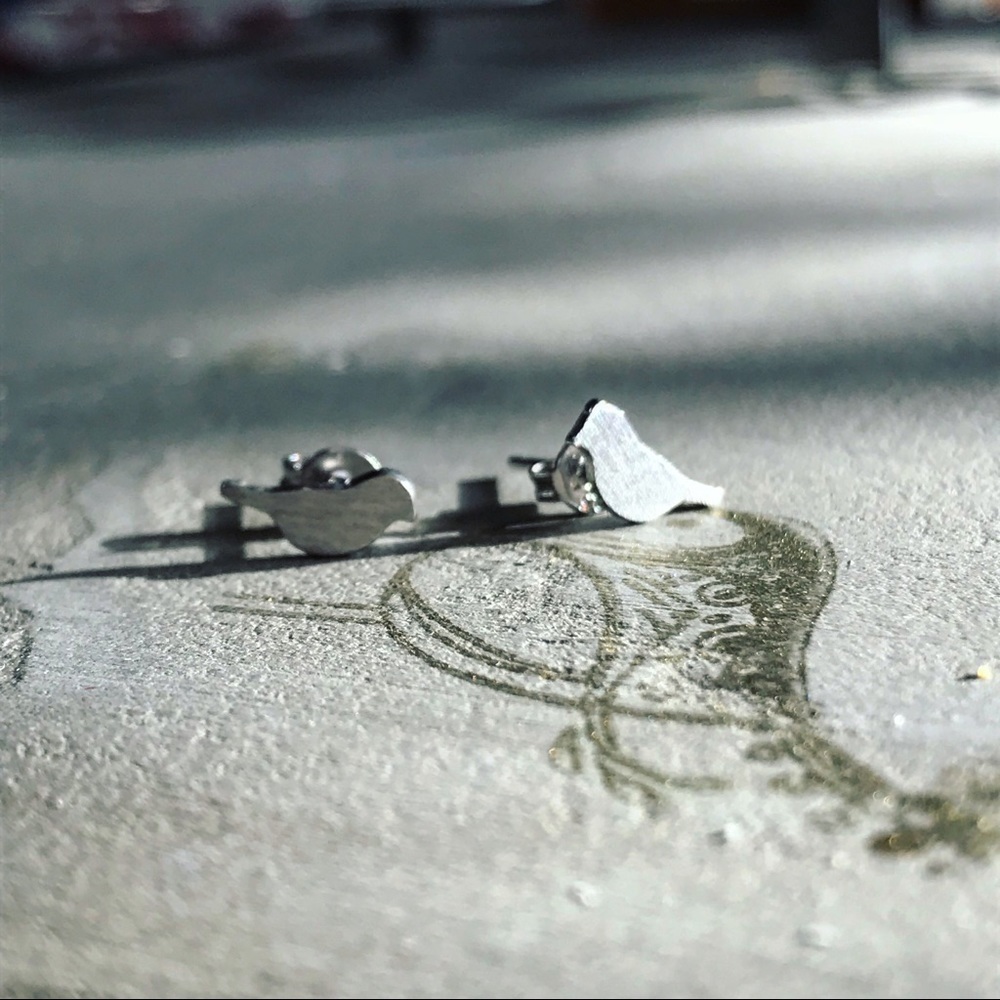 Sterling Silver Bird studs minimalist earrings - Picture 1 of 8